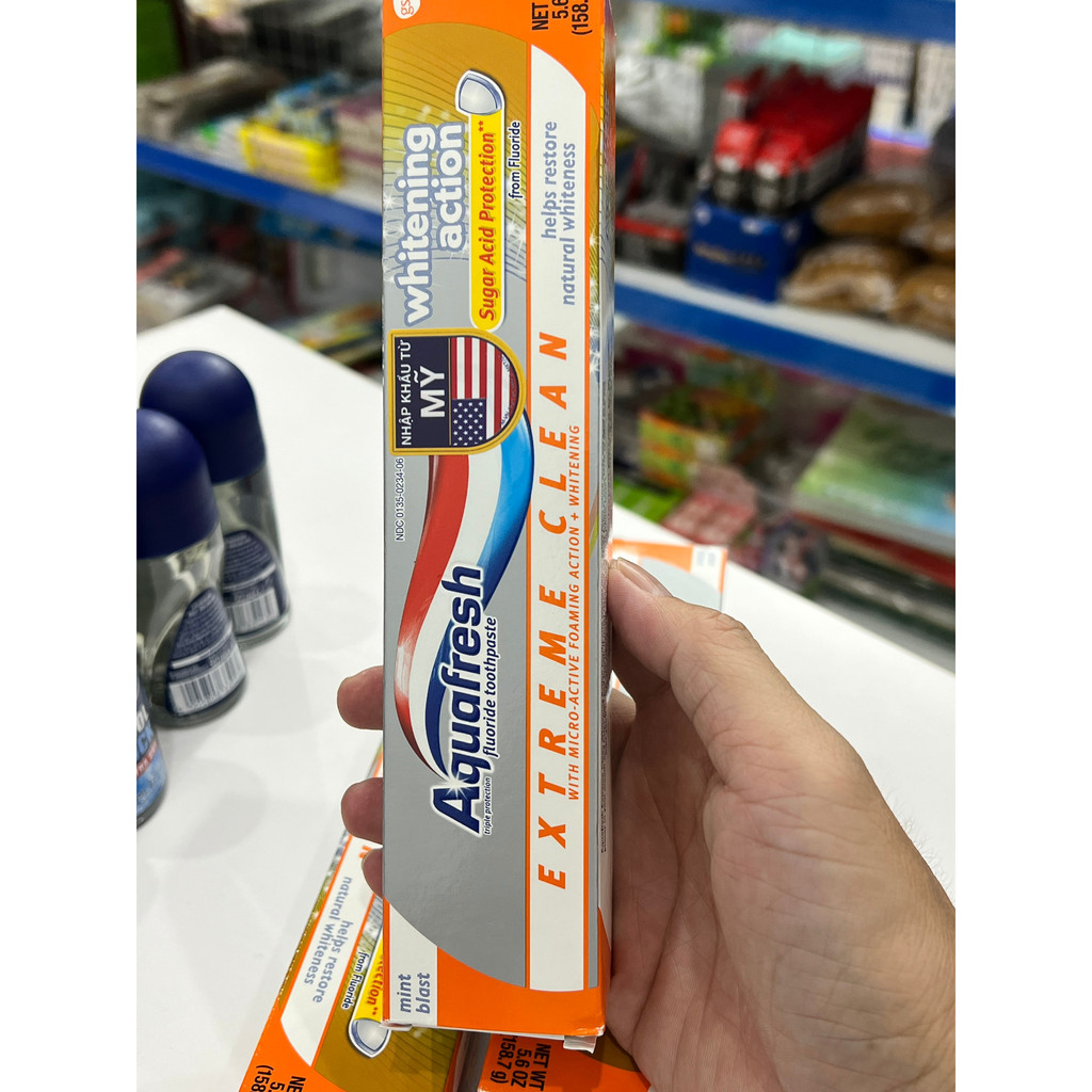 Kem Đánh Răng Aquafresh Extreme Clean Whitening action 158.7gr hàng nhập khẩu chính hãng