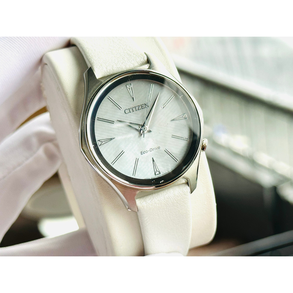 Đồng hồ nữ dây da Citizen Eco Drive EM0598 01D