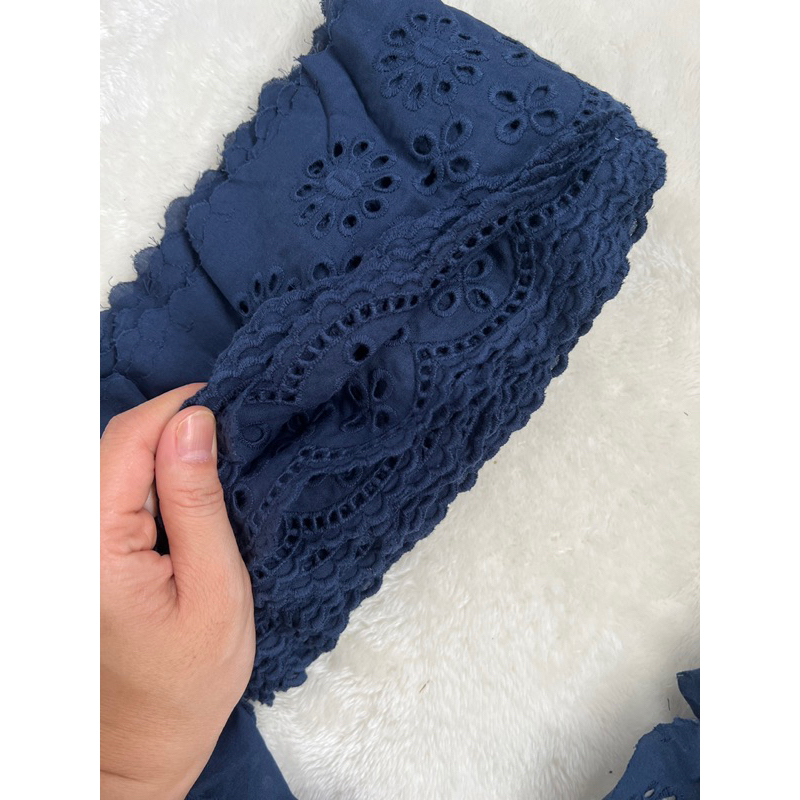 13m ren thô thêu màu xanh navy bản 10cm