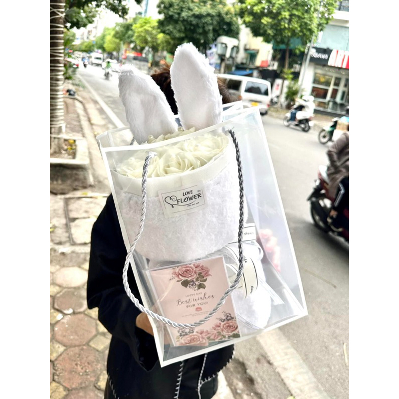 Bó hoa sáp, mẫu hoa thỏ voan ngọc kèm dây trai, Tặng túi