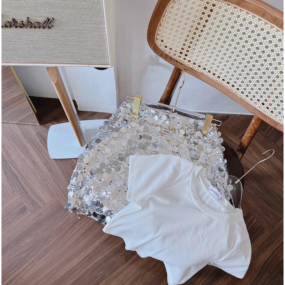 SET ÁO TRẮNG TAY CON + CHÂN VÁY KIM SA