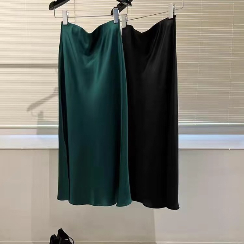 Chân váy lụa dáng suông