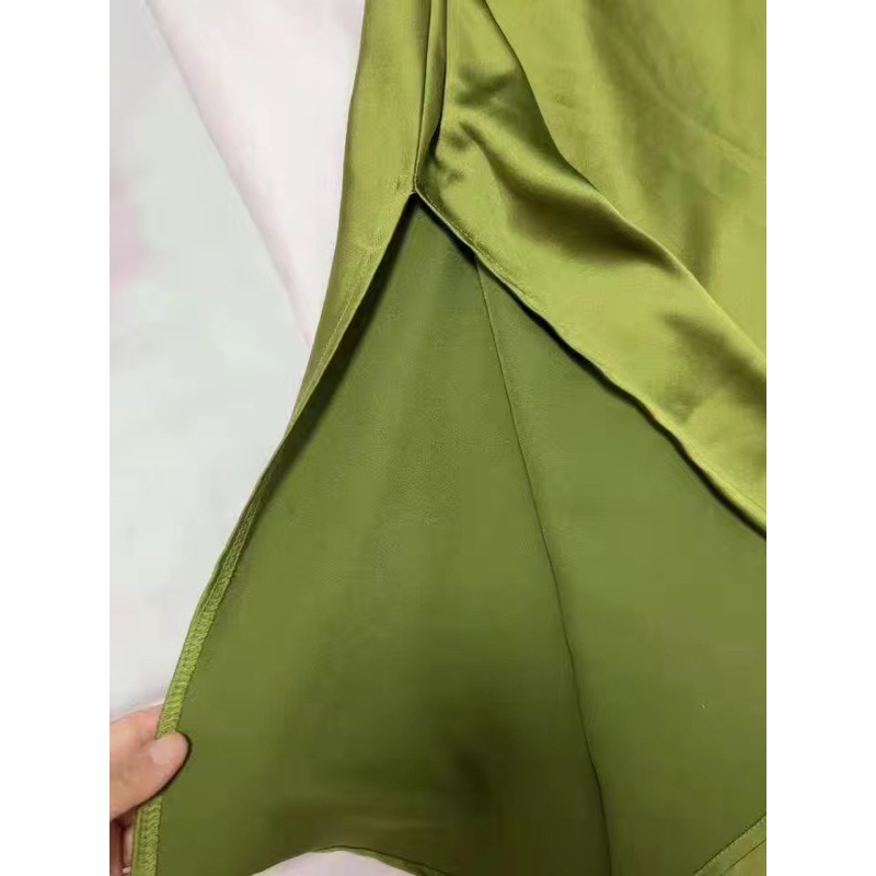 Chân váy lụa dáng suông
