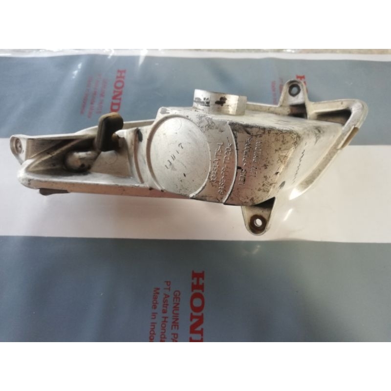 Chụp đèn Xi nhan trước bên trái Attila Elizabeth chế cơ