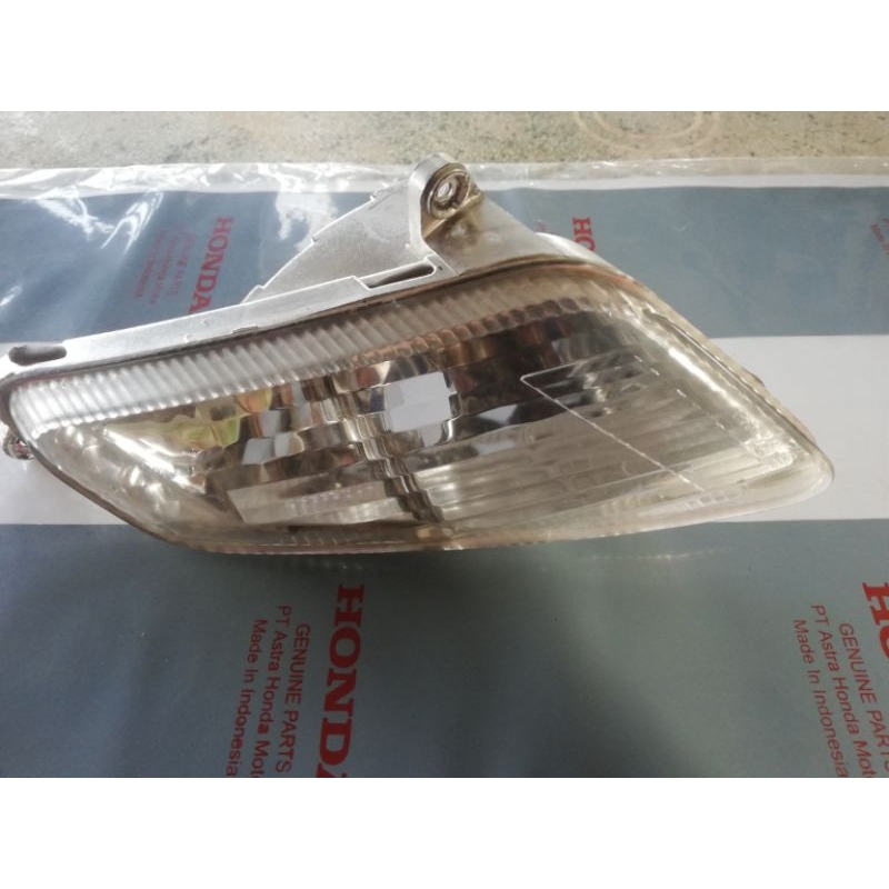 Chụp đèn Xi nhan trước bên trái Attila Elizabeth chế cơ