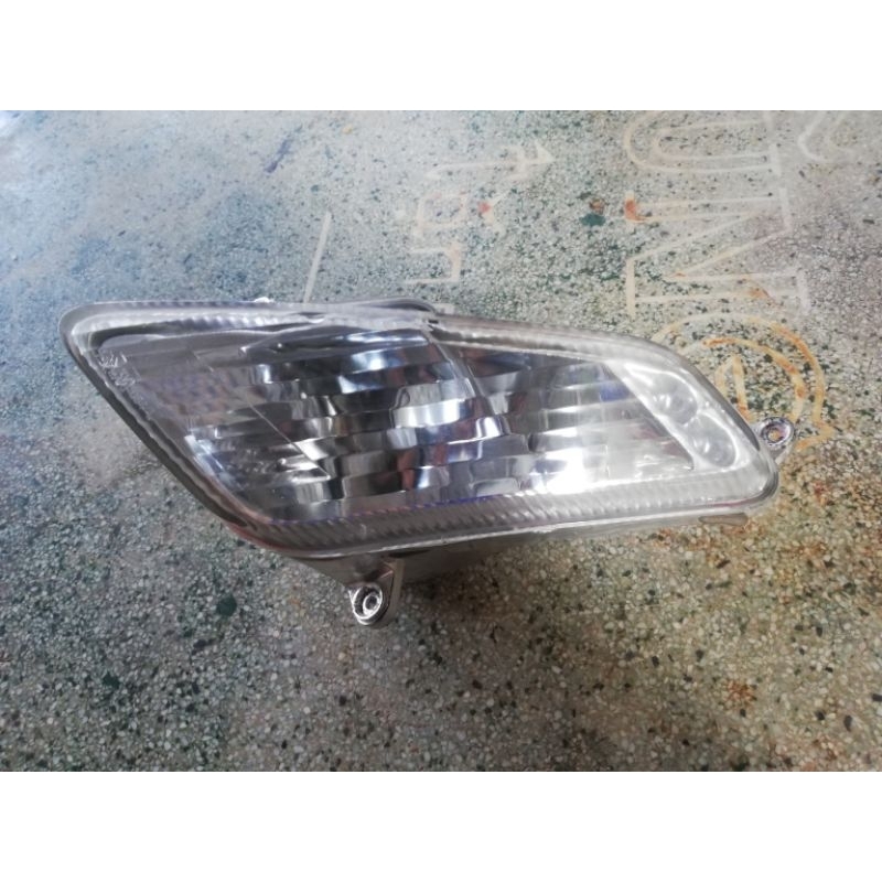 Chụp đèn Xi nhan trước bên trái Attila Elizabeth chế cơ