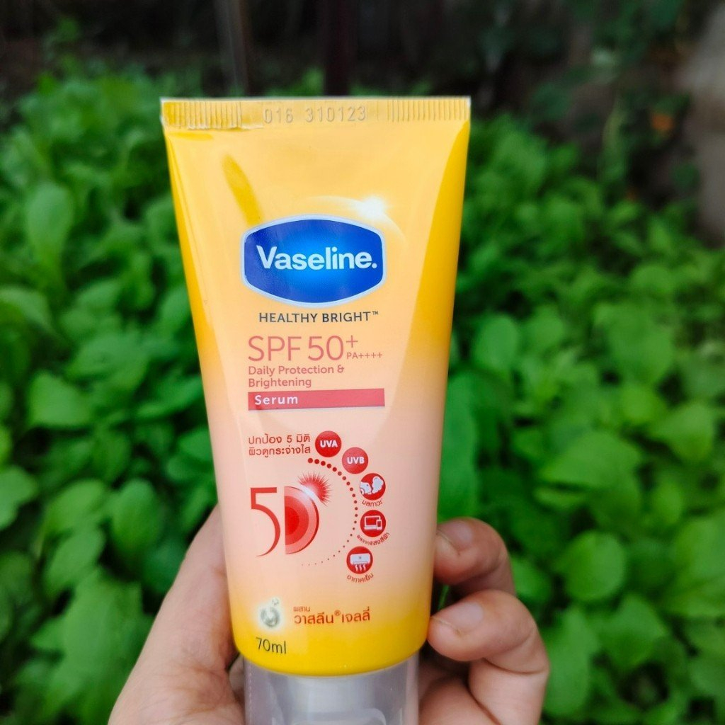 Serum chống nắng cơ thể Vaseline 50x bảo vệ da với SPF 50+ PA++++ giúp da sáng hơn gấp 2X- Hàng tặng 70g