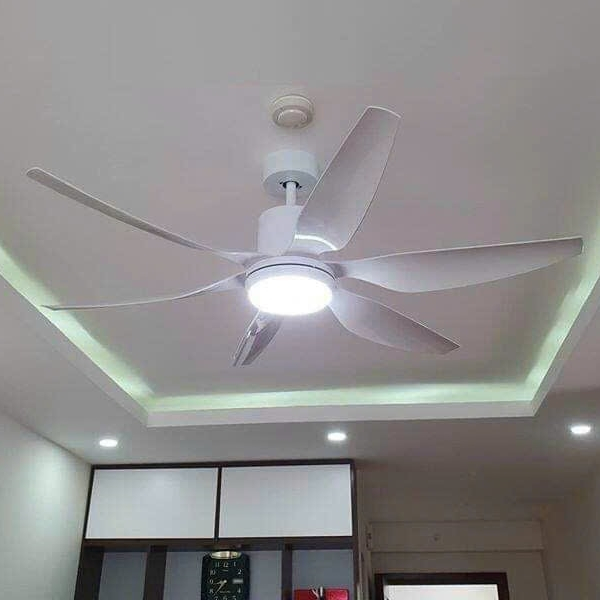 Quạt trần 6 cánh màu trắng sải cánh rộng 1m47,Động cơ DC 55w có điều khiển từ xa,đèn led 3 chế độ