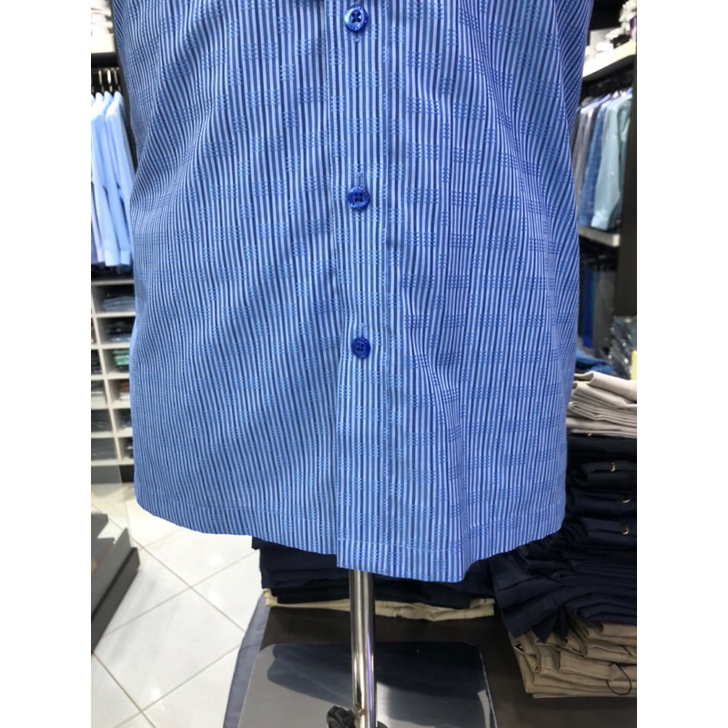 Áo sơ mi owen ngắn tay màu kẻ sọc dobby xanh body fit vạt ngang vải sợi tre AB230033NT