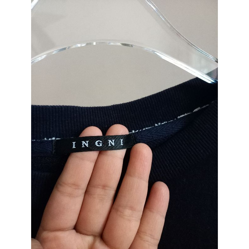 Áo thun kiểu chữ nứt auth INGNI