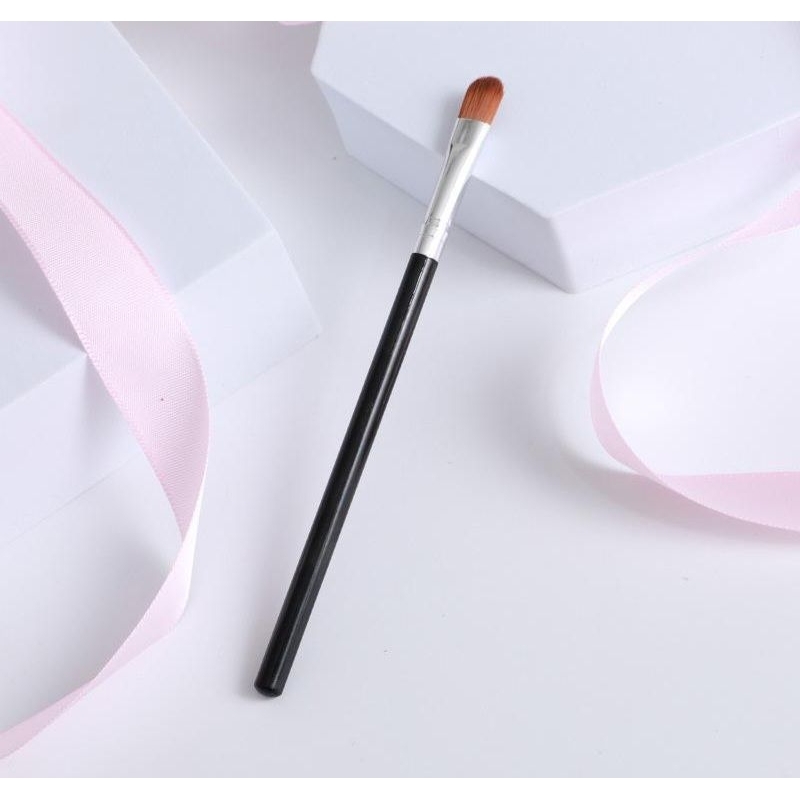 Cọ đánh phấn mắt, tán son môi tiện lợi