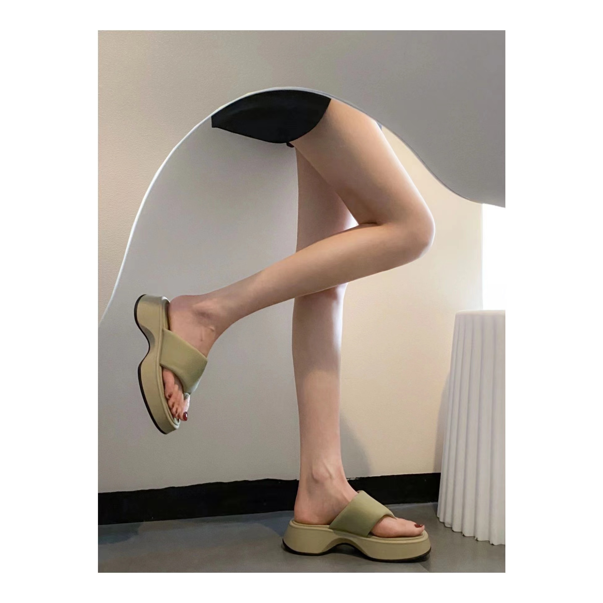 Dép xỏ ngón nữ nâng đế thời trang