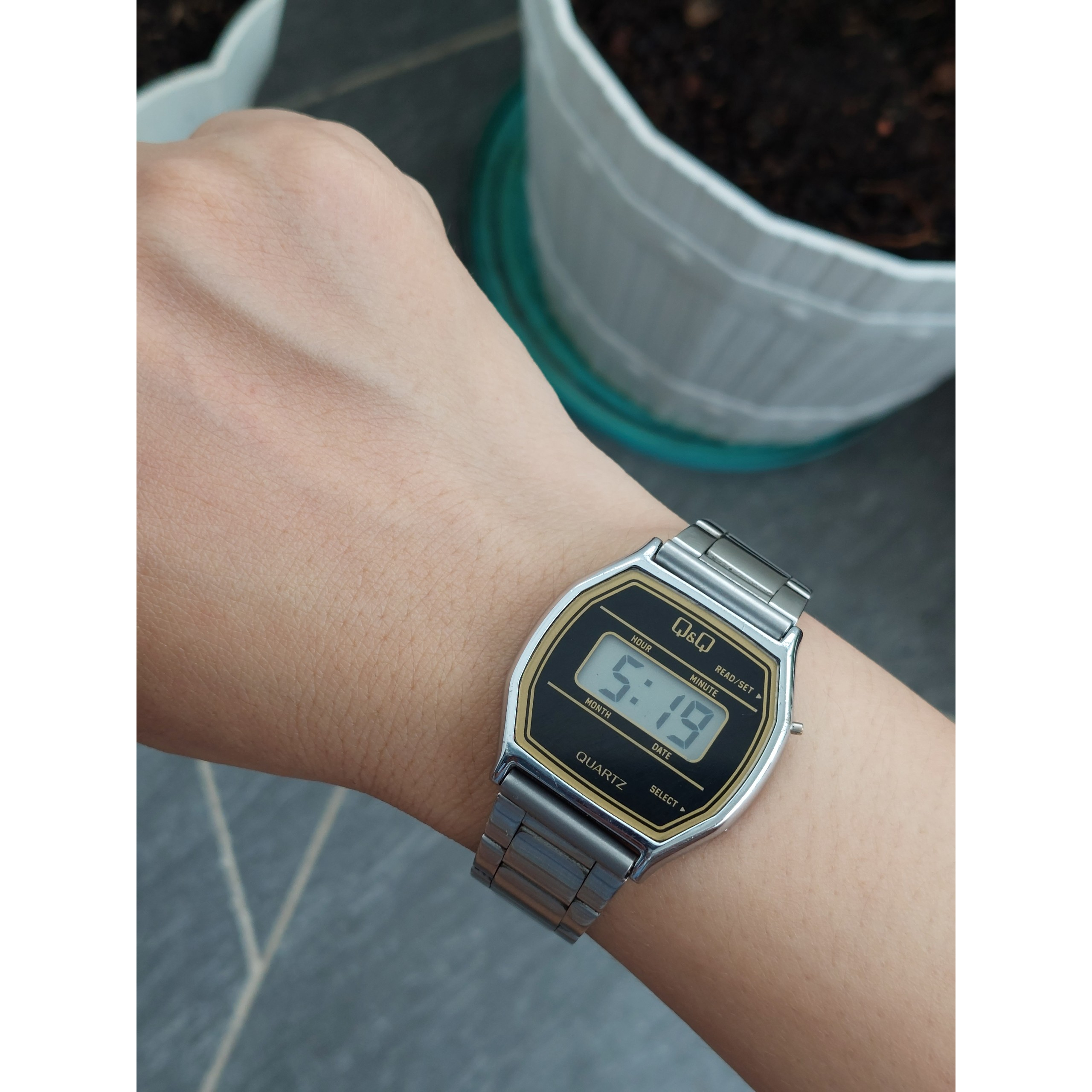 Đồng hồ nam Q&Q điện tử chạy pin hàng Si