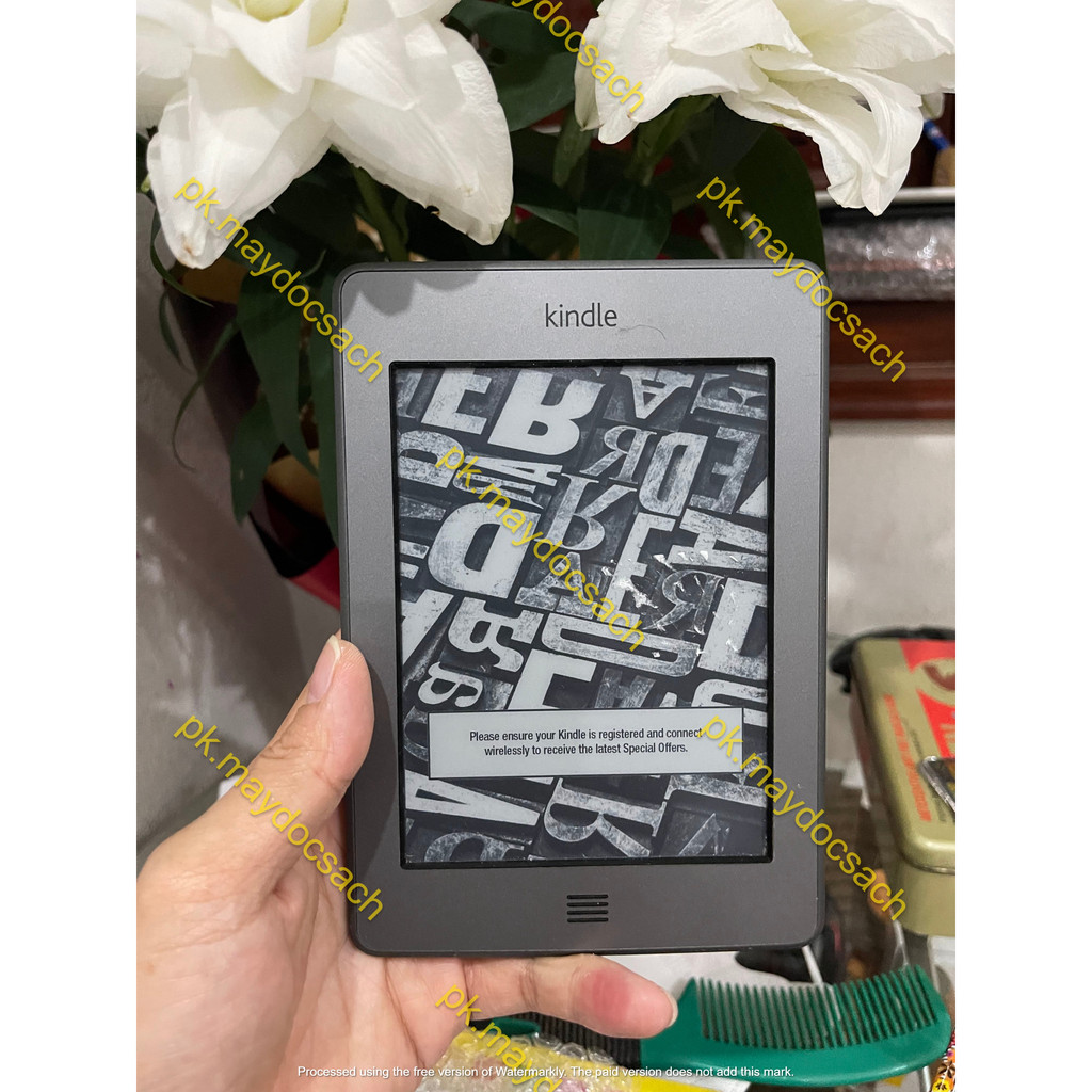 Máy đọc sách Amazon Kindle Touch, Basic 4, 5 D01100 2GB Wi-Fi màn hình 6"