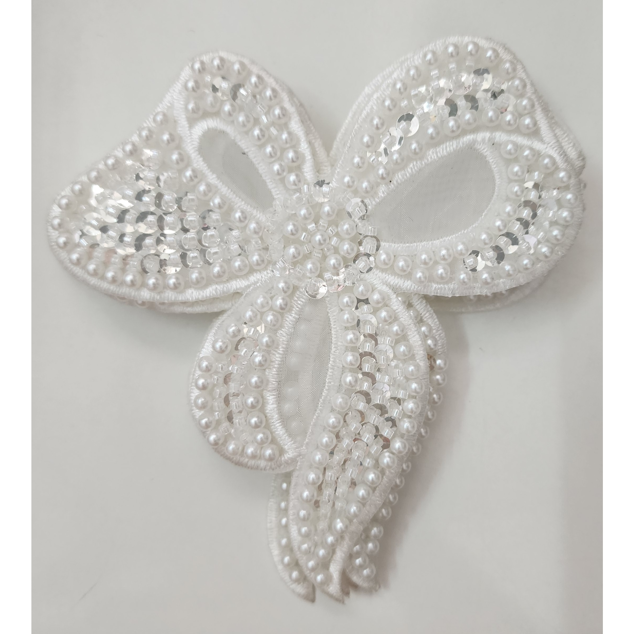 Nơ nhỏ đính châu