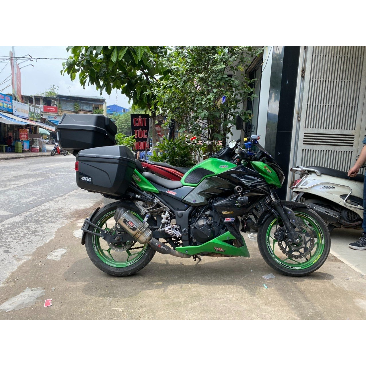 Baga sau Kawasaki Z300