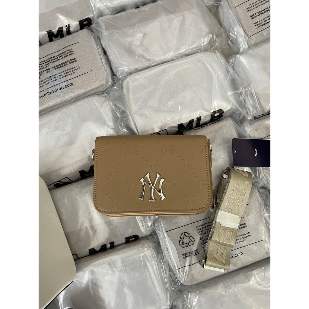 TÚI ĐEO CHÉO MLB Mẫu Mới 2023 Túi đeo chéo TRẦN TRÁM KHÓA VUÔNG Nam Châm Sang Chảnh