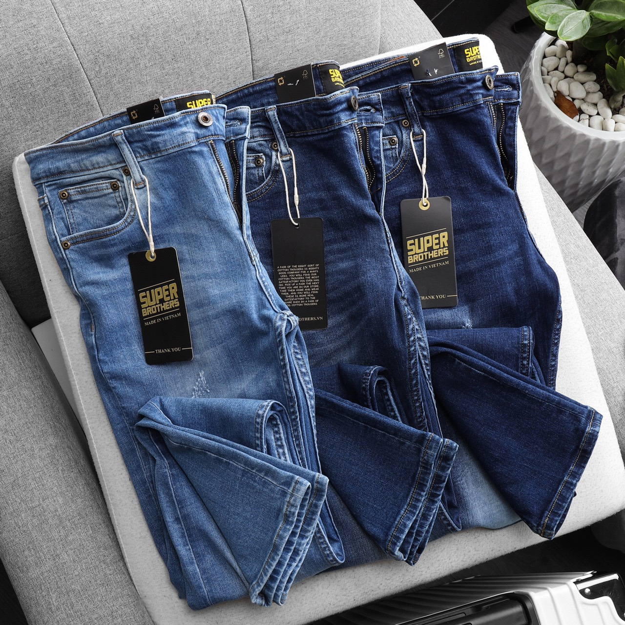Quần Jean Super Bros Rách Xanh Nhạt -Xuất Khẩu- Form Slim-fit, chất vải co giãn nhẹ, ống 15.5-18cm - Cam Kết Chính Hãng