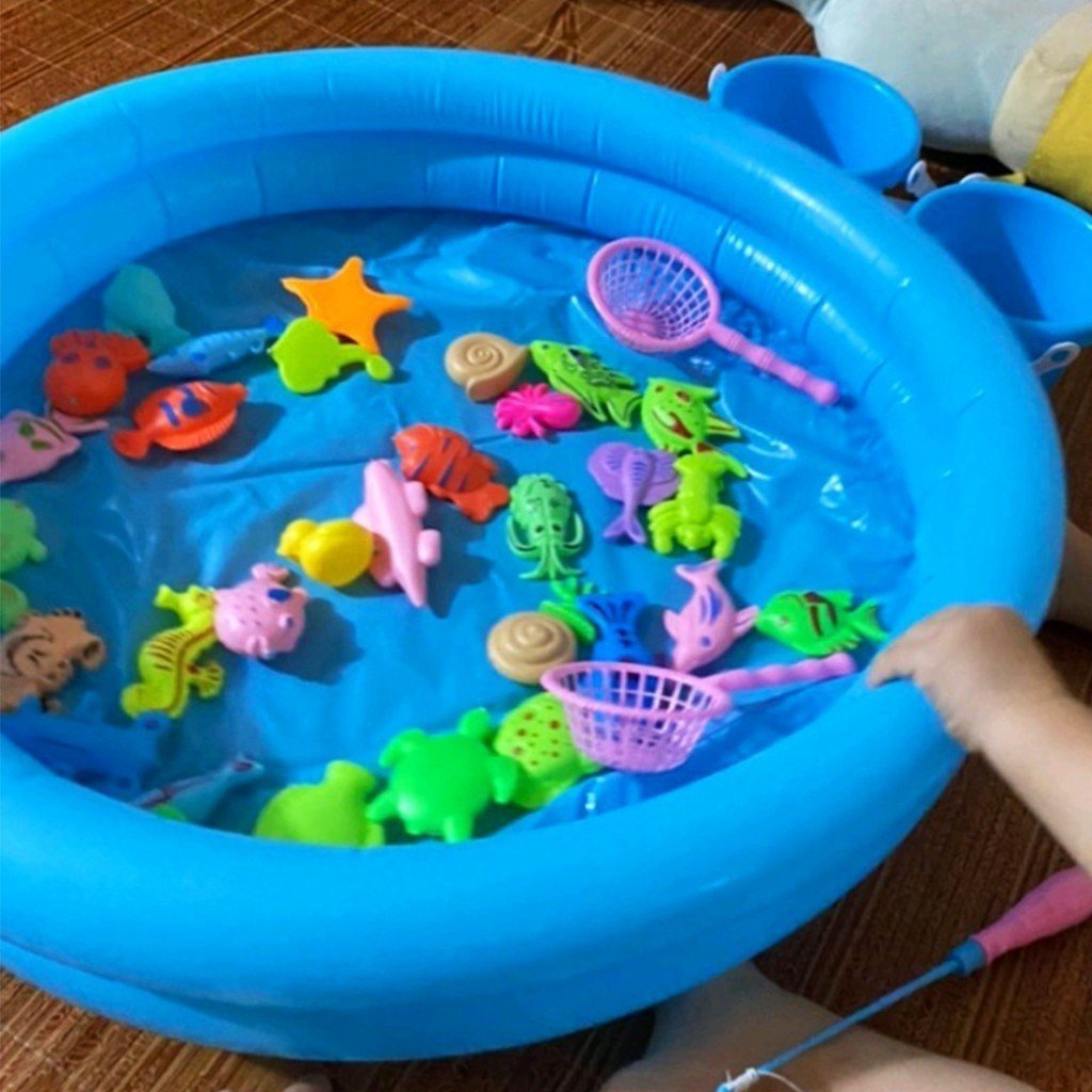 Bộ đồ chơi câu cá cho bé 42 chi tiết có gắn nam châm bao gồm cần câu nhựa, bể phao 2 tầng cho trẻ thỏa thích vui chơi