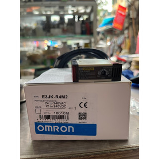 Cảm biến quang Omron E3JK-R4M2