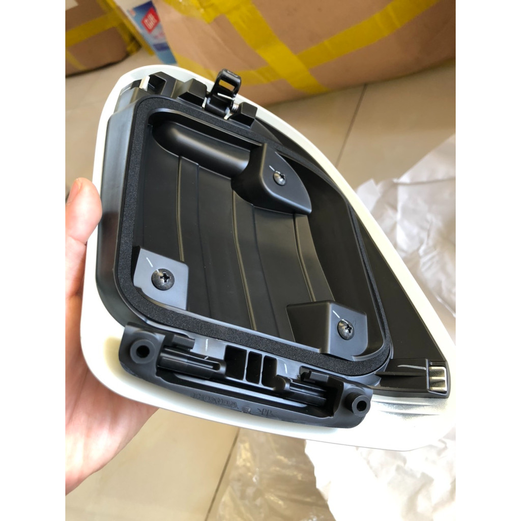 Bộ nắp hộc đồ XE SCOOPY 2023 CHÍNH HÃNG HONDA