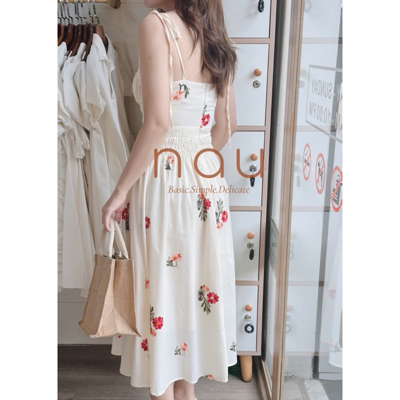 Đầm hoa thêu 2 dây maxi mùa hè