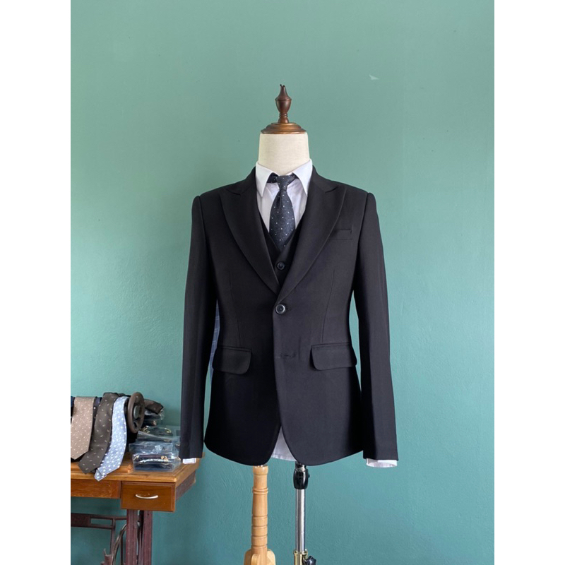 Vest nam mầu đen, loại 2 cúc ,trẻ trung phù hợp mọi lứa tuổi