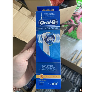 Đầu thay bàn chải Oral B Precision Clean, chuyên đánh tan mảng bám vào cao răng làm sạch khoang miệng