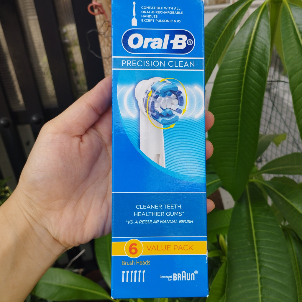Đầu thay bàn chải Oral B Precision Clean, chuyên đánh tan mảng bám vào cao răng làm sạch khoang miệng