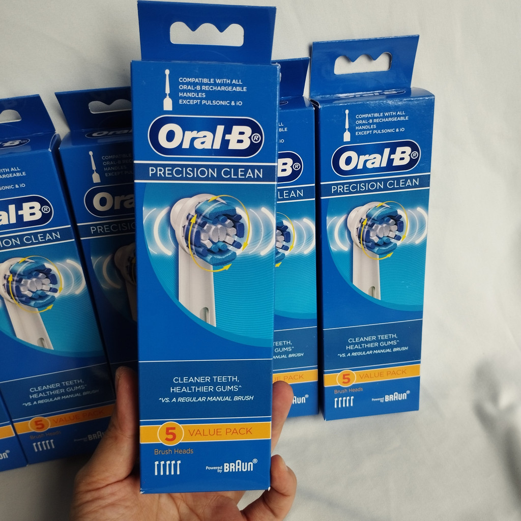Đầu thay bàn chải Oral B Precision Clean, chuyên đánh tan mảng bám vào cao răng làm sạch khoang miệng