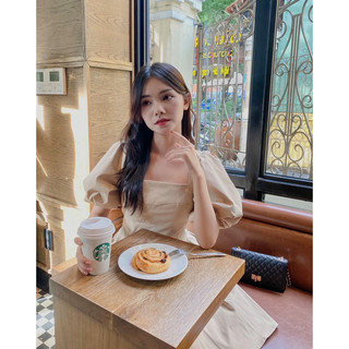 Đầm cổ vuông tay bí