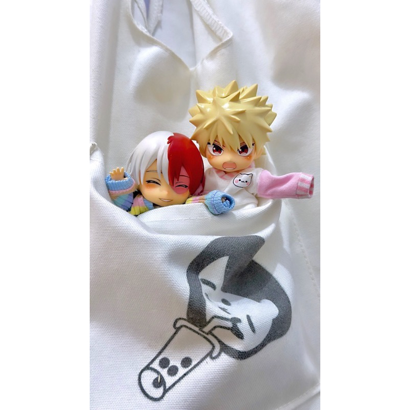 Mặt Shoto cười mỉm