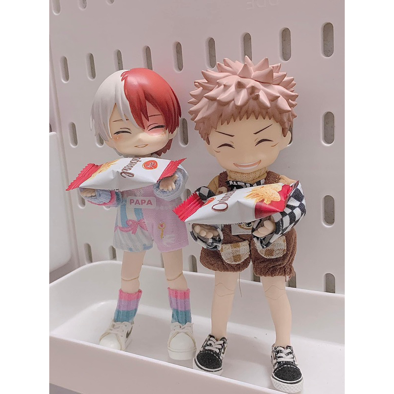 Mặt Shoto cười mỉm