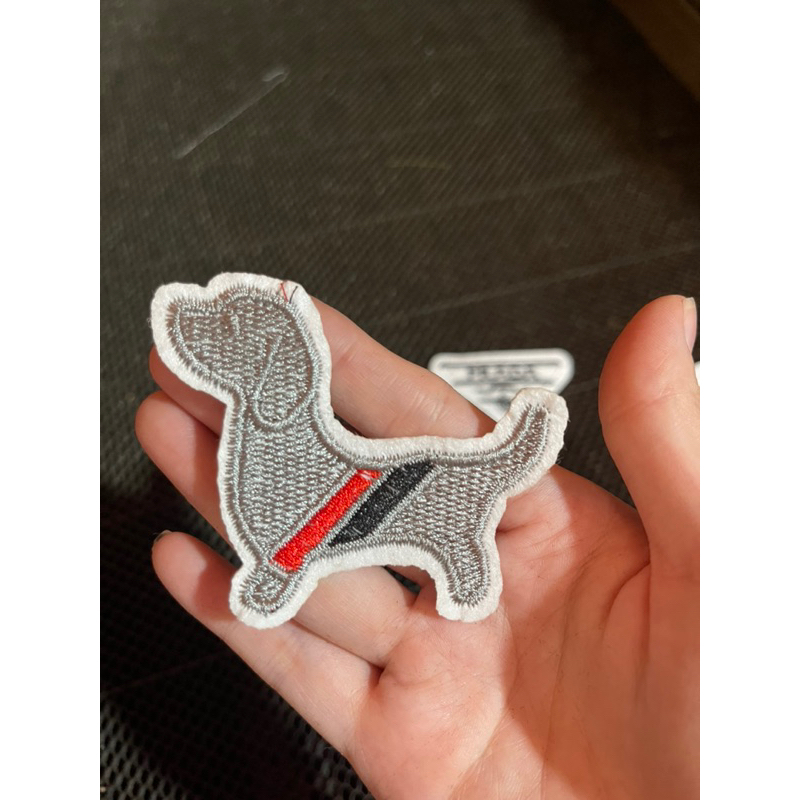 Patch vải ủi nhiệt sticker thêu logo hình chó xám
