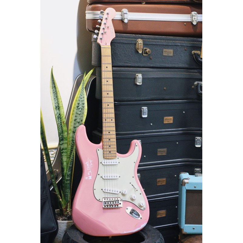 Guitar điện 2hand Strat Nhật bản đã được setup kỹ.