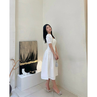 Đầm cổ vuông tay nhíp phồng