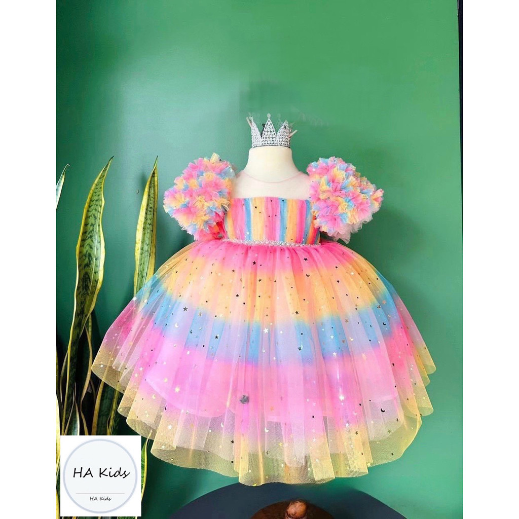 Váy công chúa sắc màu cho bé gái
