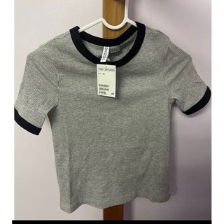 Mới 100% áo thun viền h&m auth hm màu xám size xs
