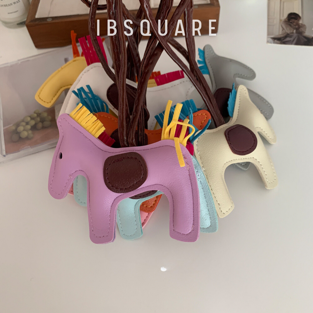 Móc treo ngựa da IBSQUARE phụ kiện treo túi xách