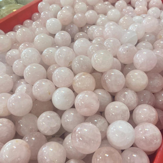 Cặp 02 viên bi lăn tay đá thạch anh hồng - bạn đồng hành của đôi bàn tay
