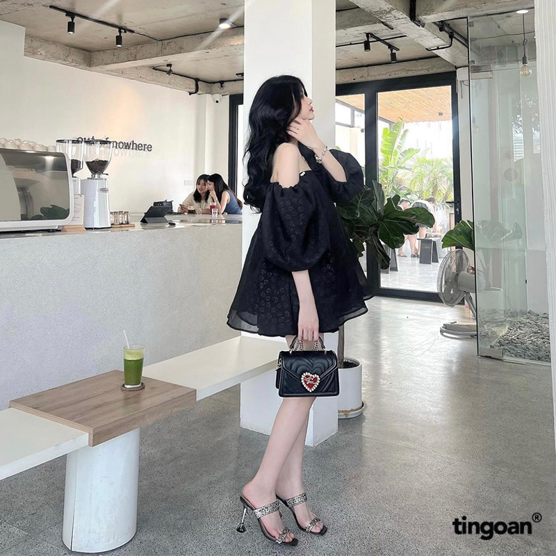 Áo trễ vai babydoll phối lưới vân hoa hồng đen 3 lớp vải ROSIE ANGLES TOP/BL