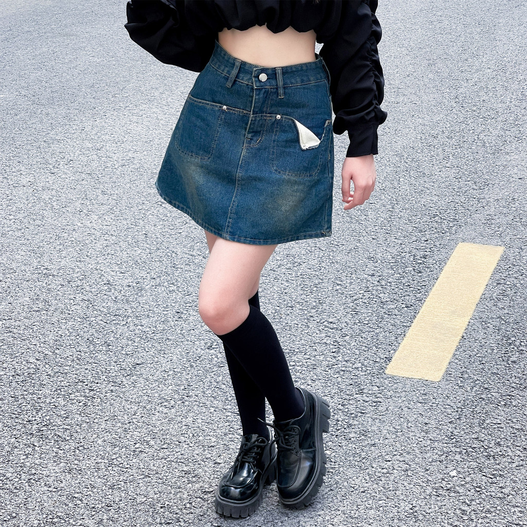 Chân váy ngắn jean chữ A cạp cao lai cuốn, chân váy jeans baggy túi trái rách S4BL02 - Jeanboo