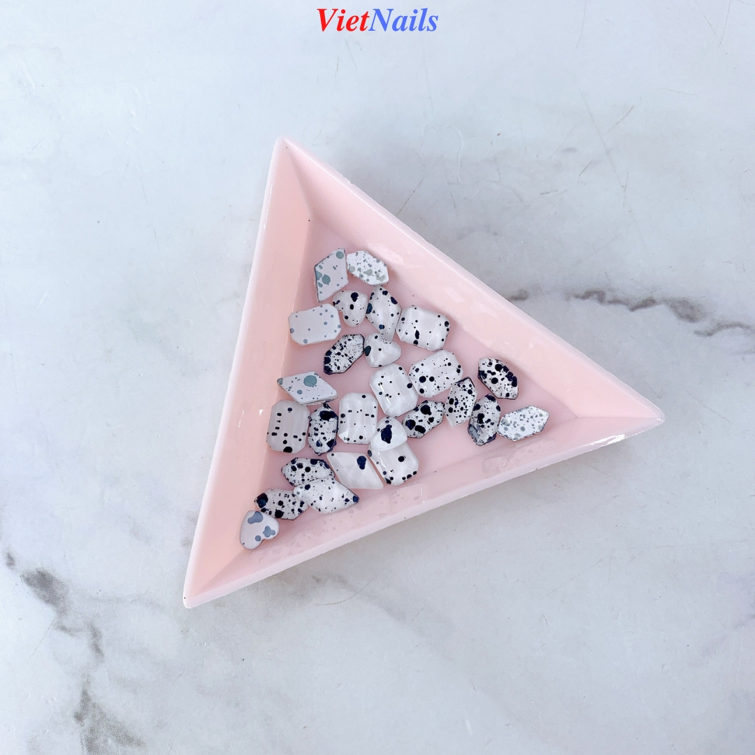 Khay Nhựa Hình Tam Giác Đựng Charm, Đá, Hoa Bột, Phụ Kiện Trang Trí Nail.