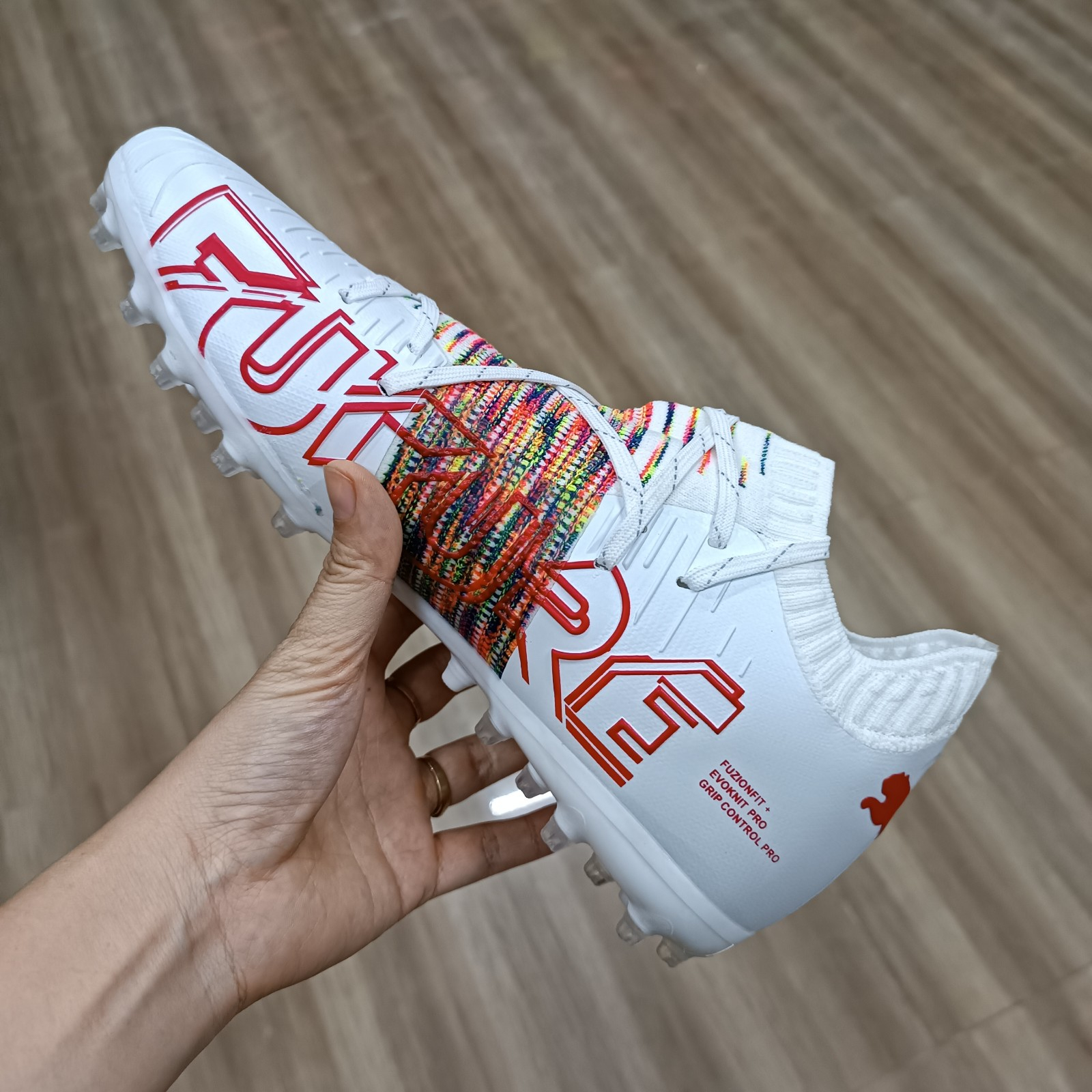 Giày Đá Bóng Future Z 1.1 MG