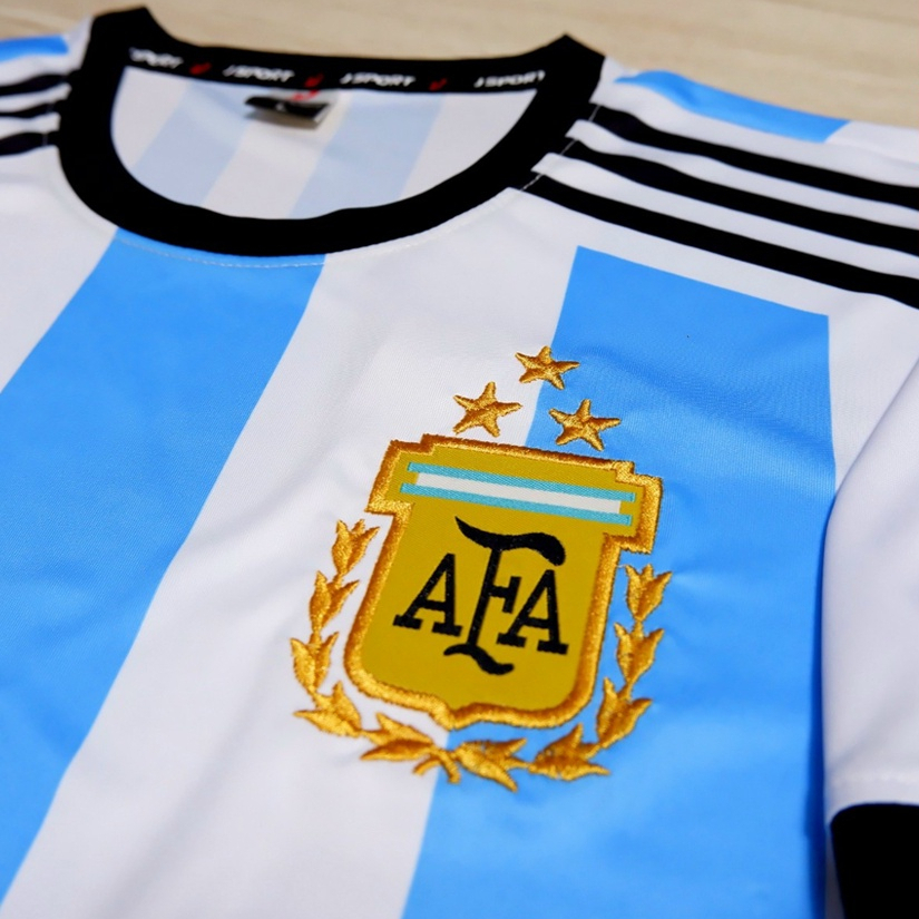 Quần Áo Bóng Đá Argentina Logo Thêu Vải Mè Thun Lạnh Cao Cấp