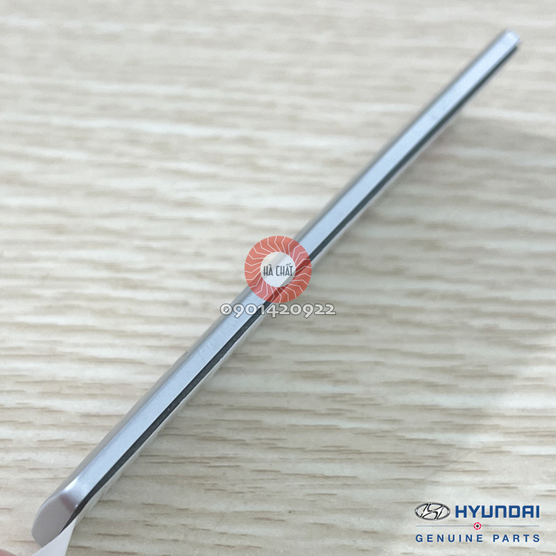 Logo chữ nổi 1.2 cho xe Hyundai i10 - Nhập khẩu chính hãng HYUNDAI MOBIS Hàn Quốc