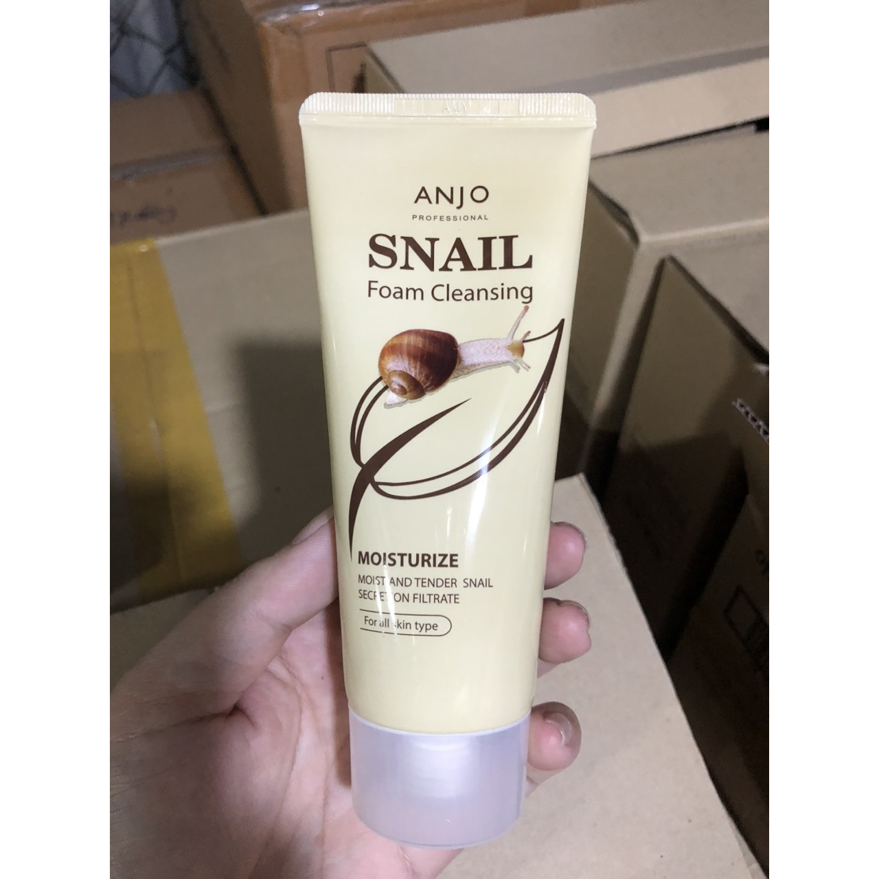 Sữa Rửa Mặt Dưỡng Ẩm Từ Ốc Sên Anjo Snail Foam Cleansing 100g