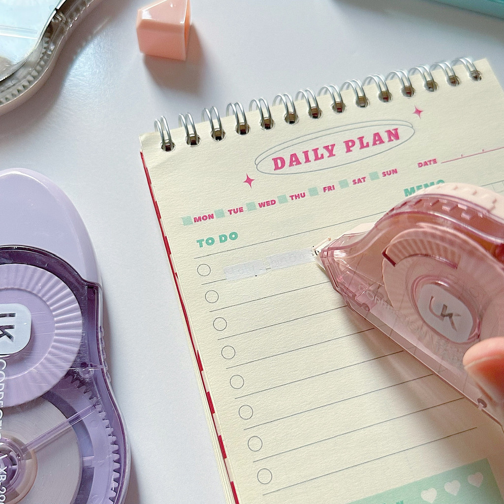 Bút xóa kéo UK lõi dài 30m, che phủ tốt BXK03