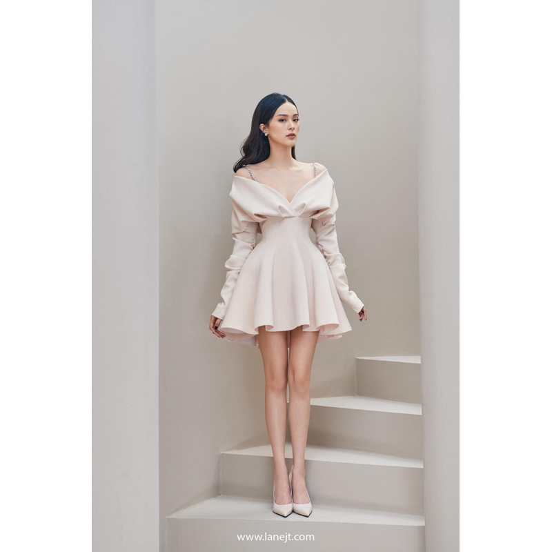 Váy S-M Lane Jt Enes Ruched Long Slevee dress! Chính hãng 100%! 1950