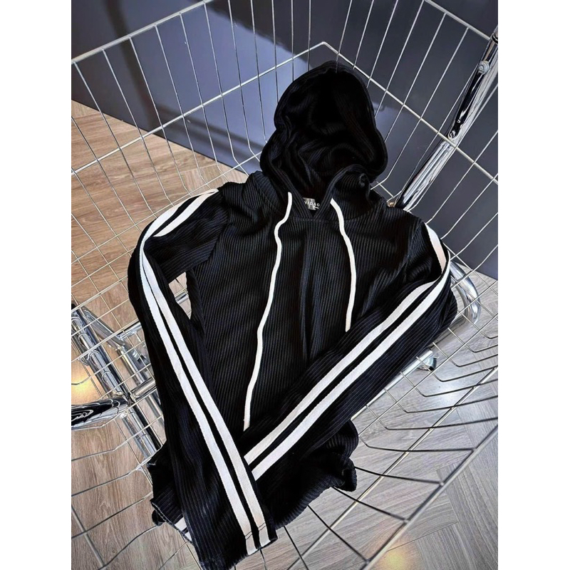 Set Bộ Thể Thao Viền Áo Croptop Vạt Bầu Tay Dài Nón + Quần Ống Loe Viền